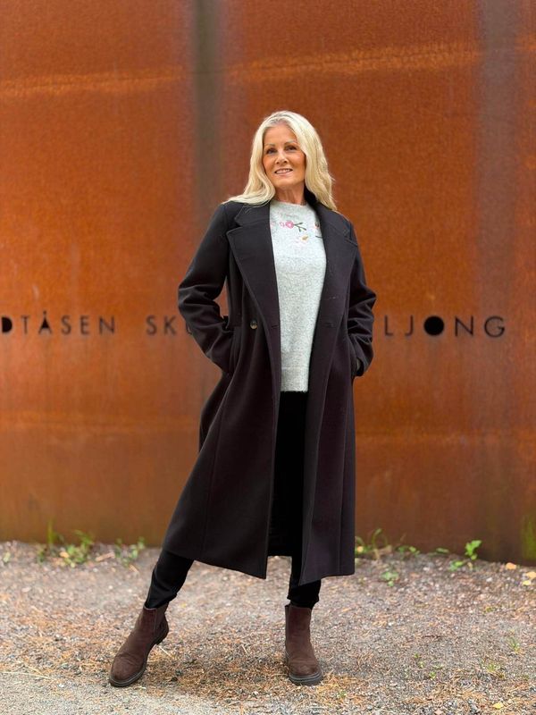 Camille Kåpe Sort