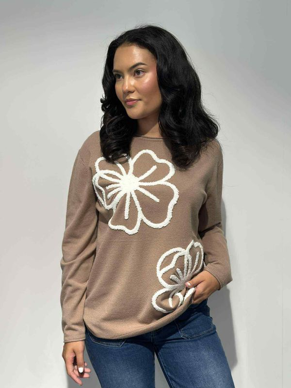 Leia Genser Camel