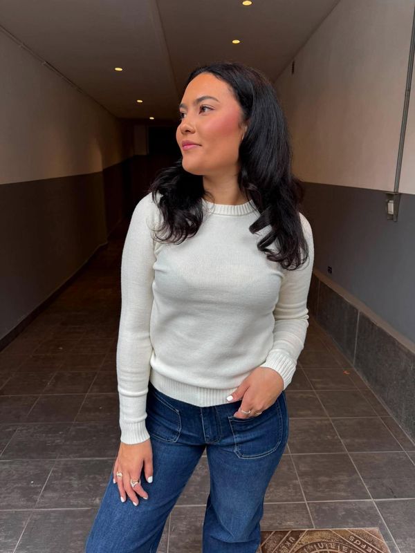 Elle Genser Off White