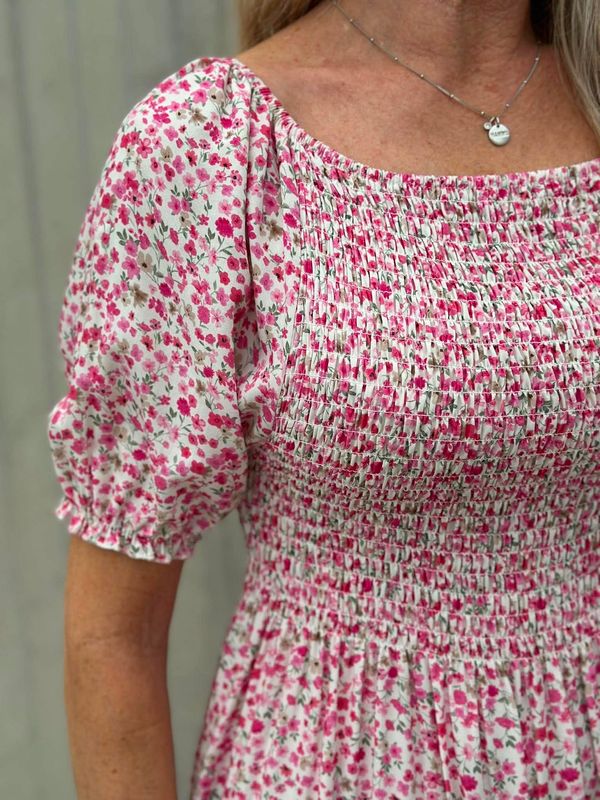 Sofie Kjole Mørk Rosa